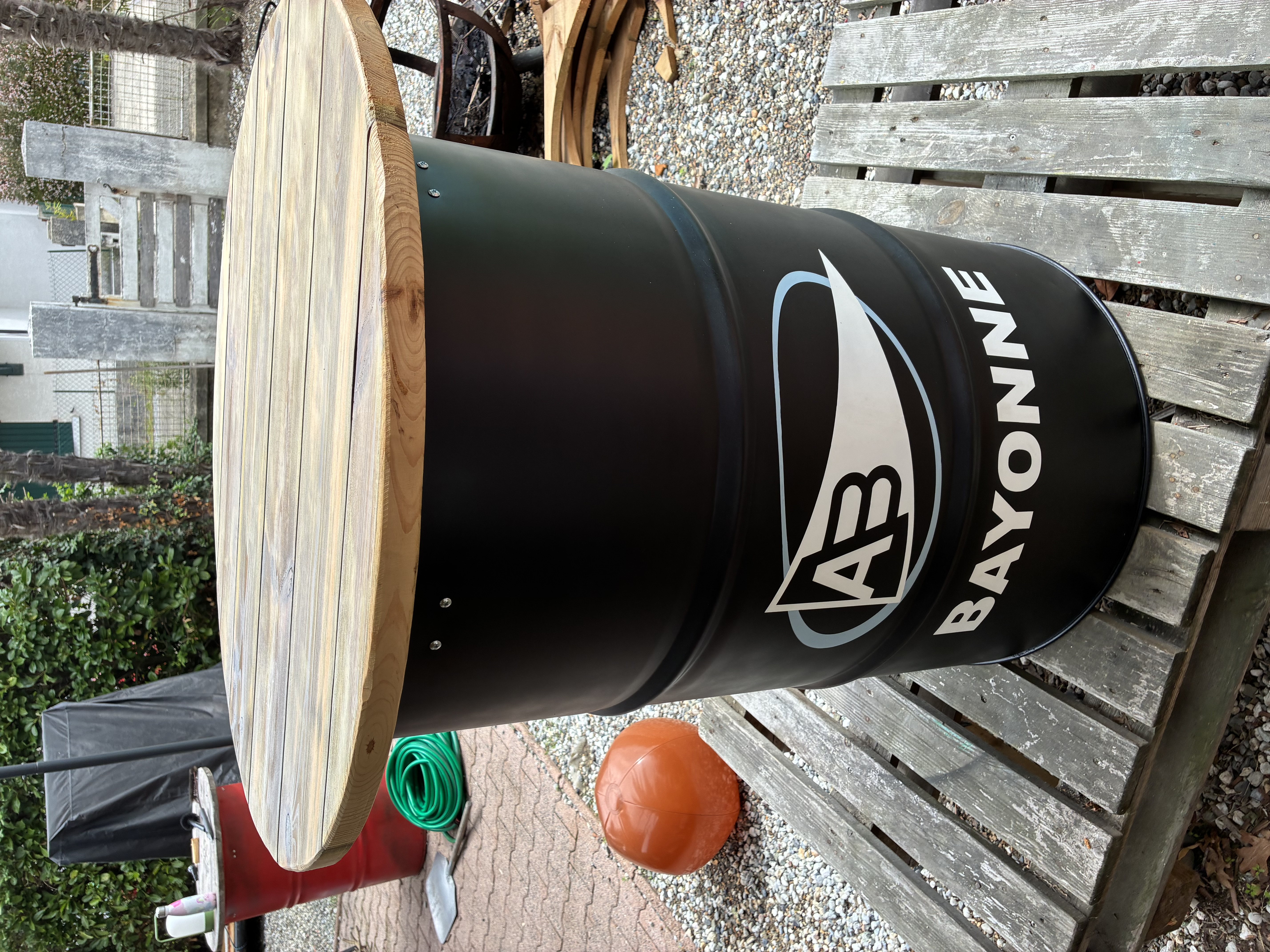 Mange debout aviron bayonnais noir/blanc/bleu plateau 80cm