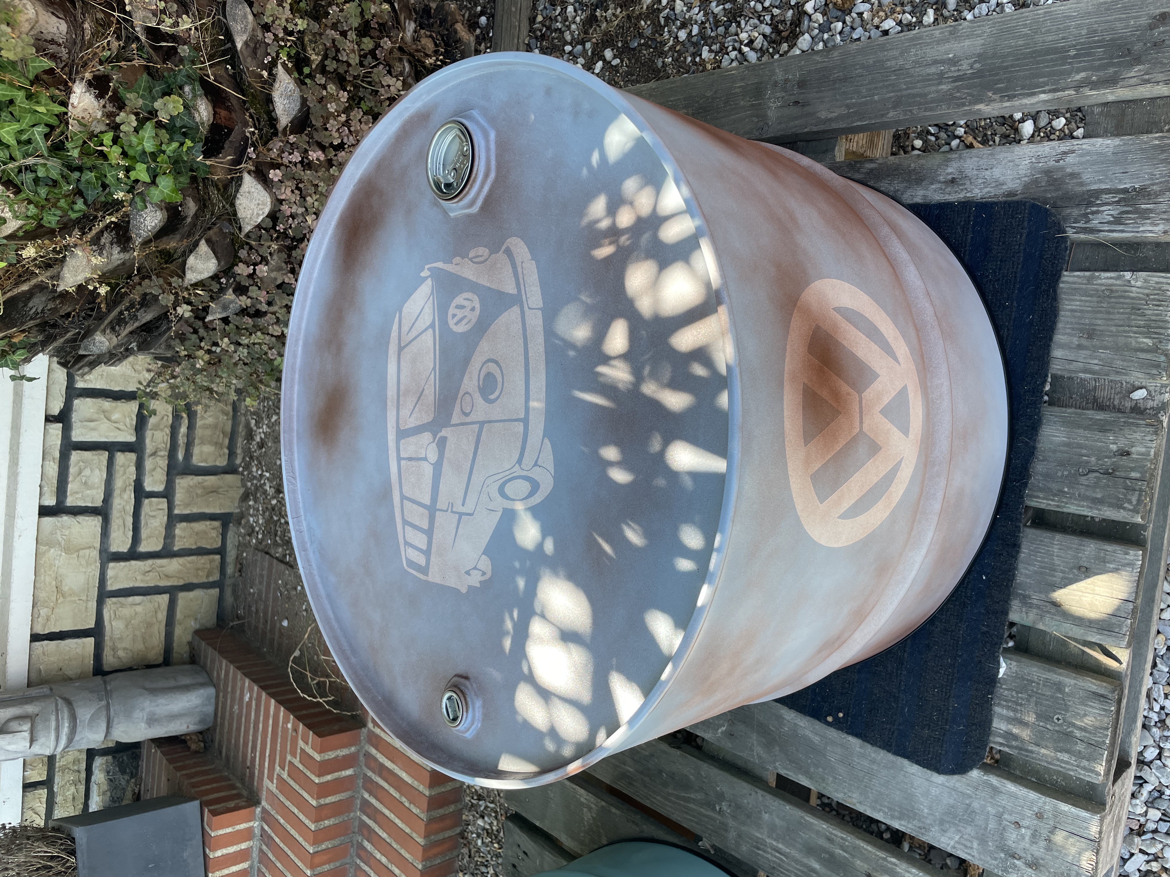 Table basse VW effet rouillé sans plateau 